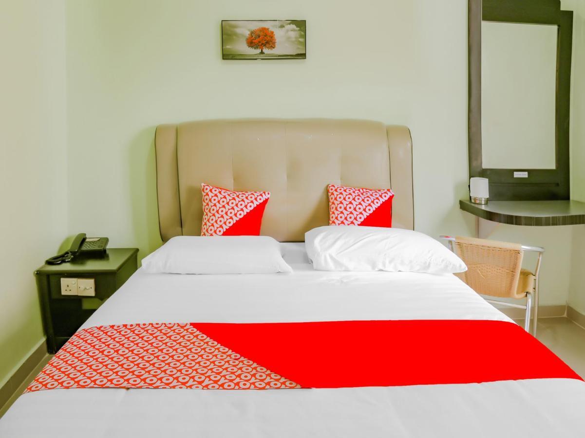 Oyo 90269 Hotel Indorasa 2 Jodoh  Luaran gambar