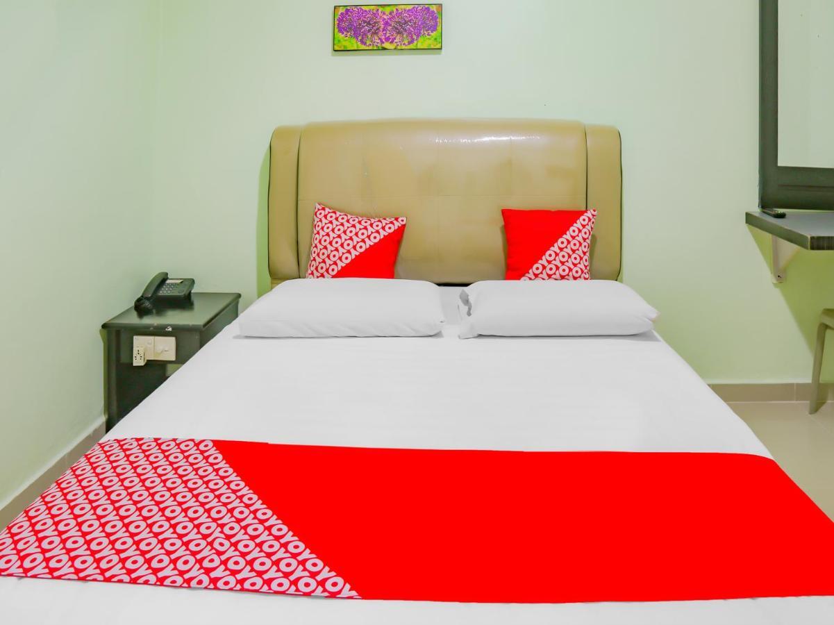 Oyo 90269 Hotel Indorasa 2 Jodoh  Luaran gambar